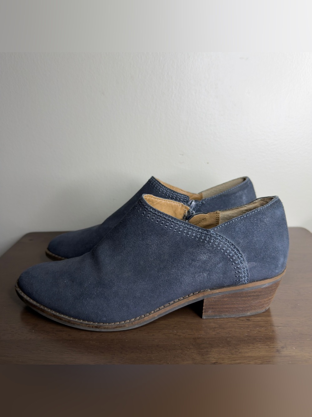 Lucky Brand Navy Blue Suede ankle Boots sz 10 Womens